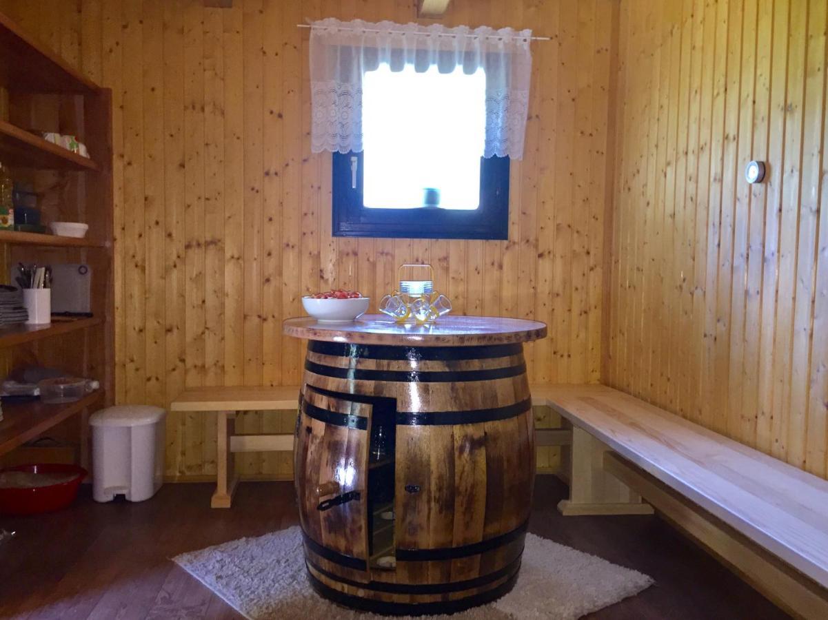 Holiday Home Radocaj Szluin Kültér fotó