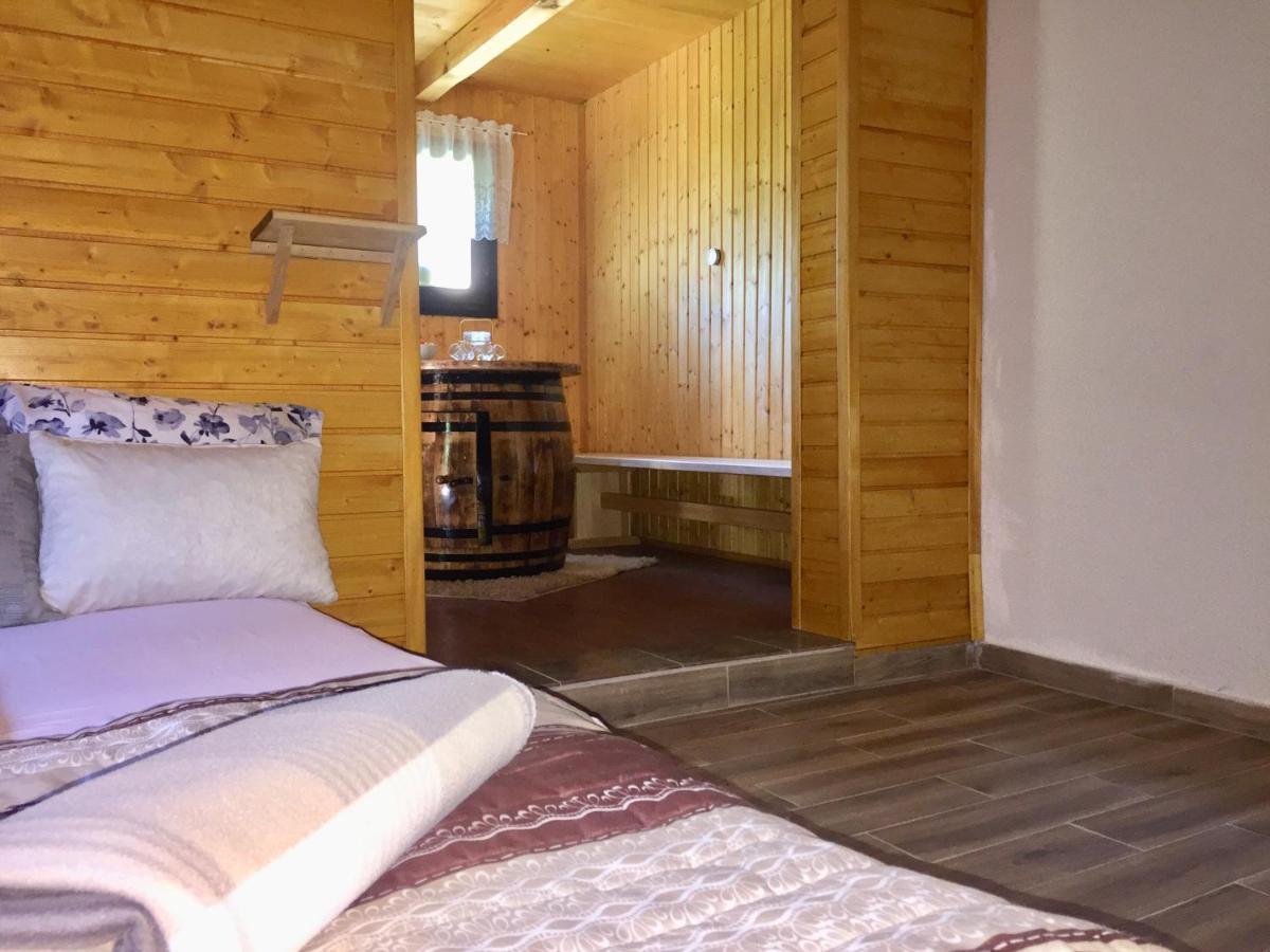 Holiday Home Radocaj Szluin Kültér fotó