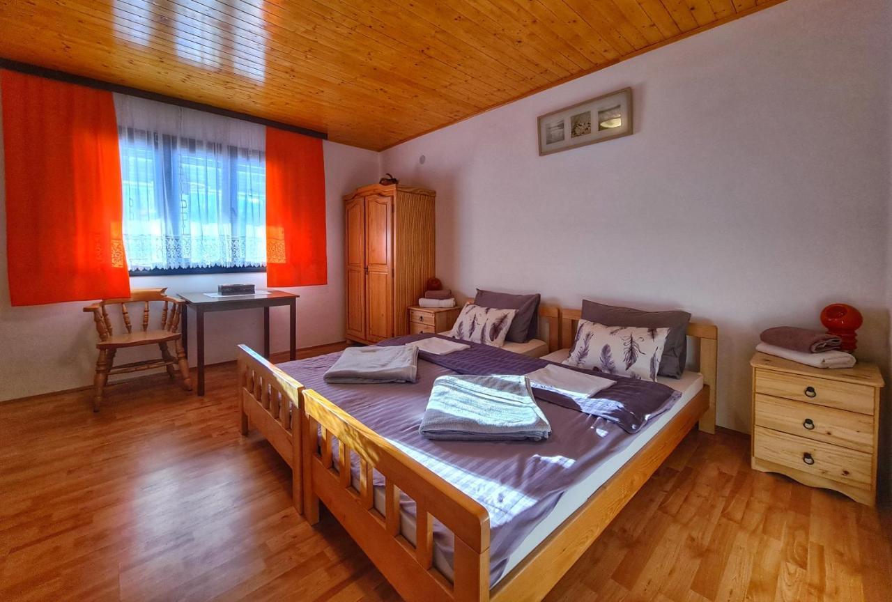 Holiday Home Radocaj Szluin Kültér fotó