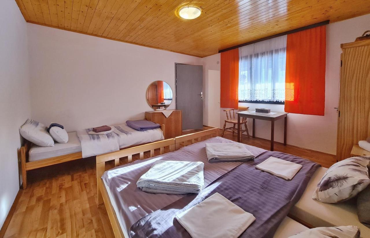 Holiday Home Radocaj Szluin Kültér fotó