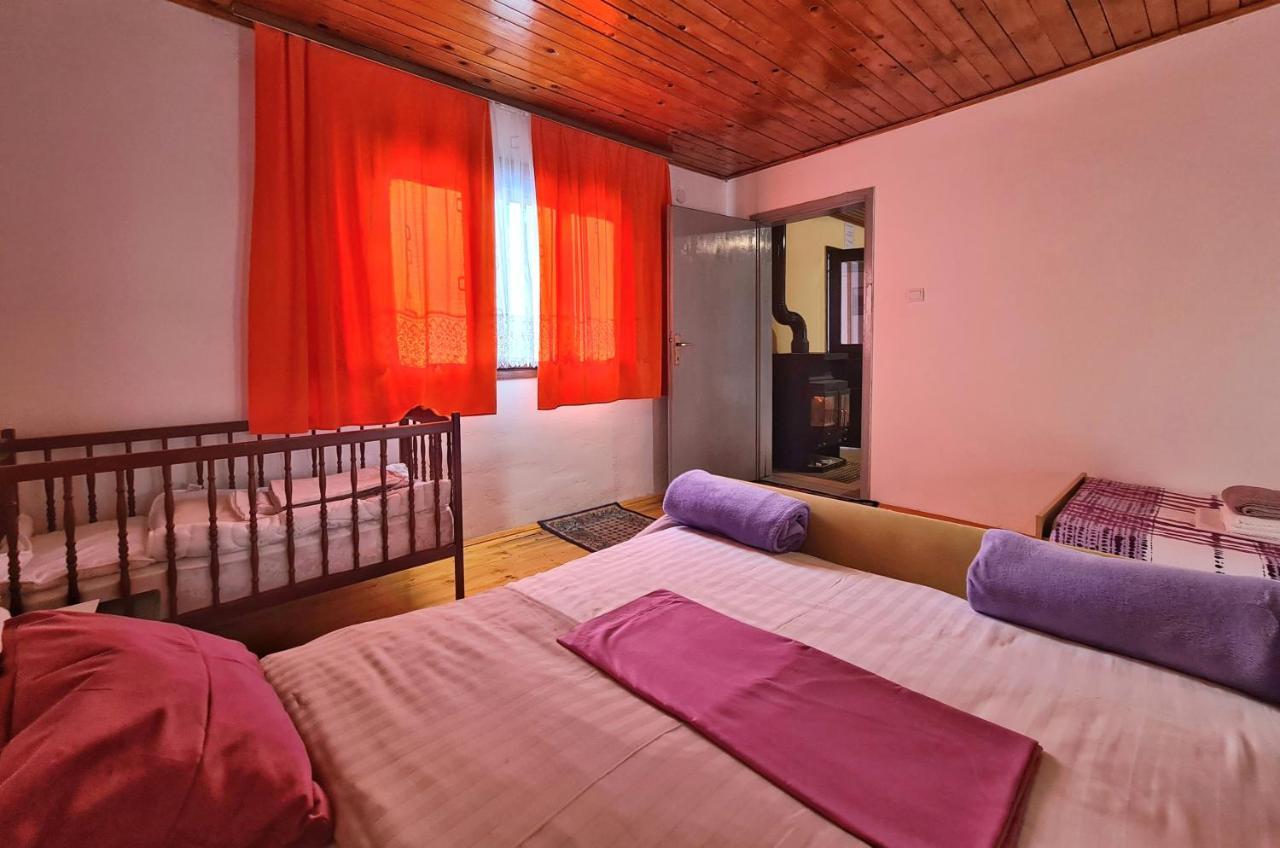 Holiday Home Radocaj Szluin Kültér fotó