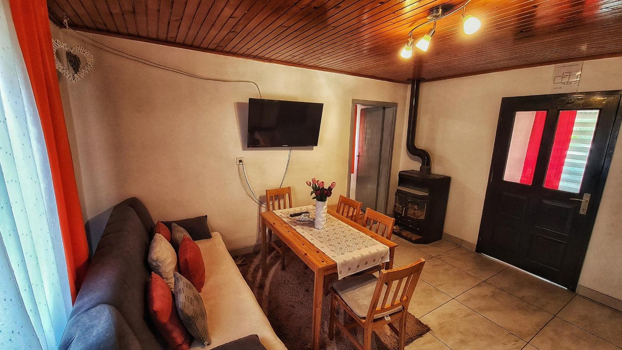 Holiday Home Radocaj Szluin Kültér fotó