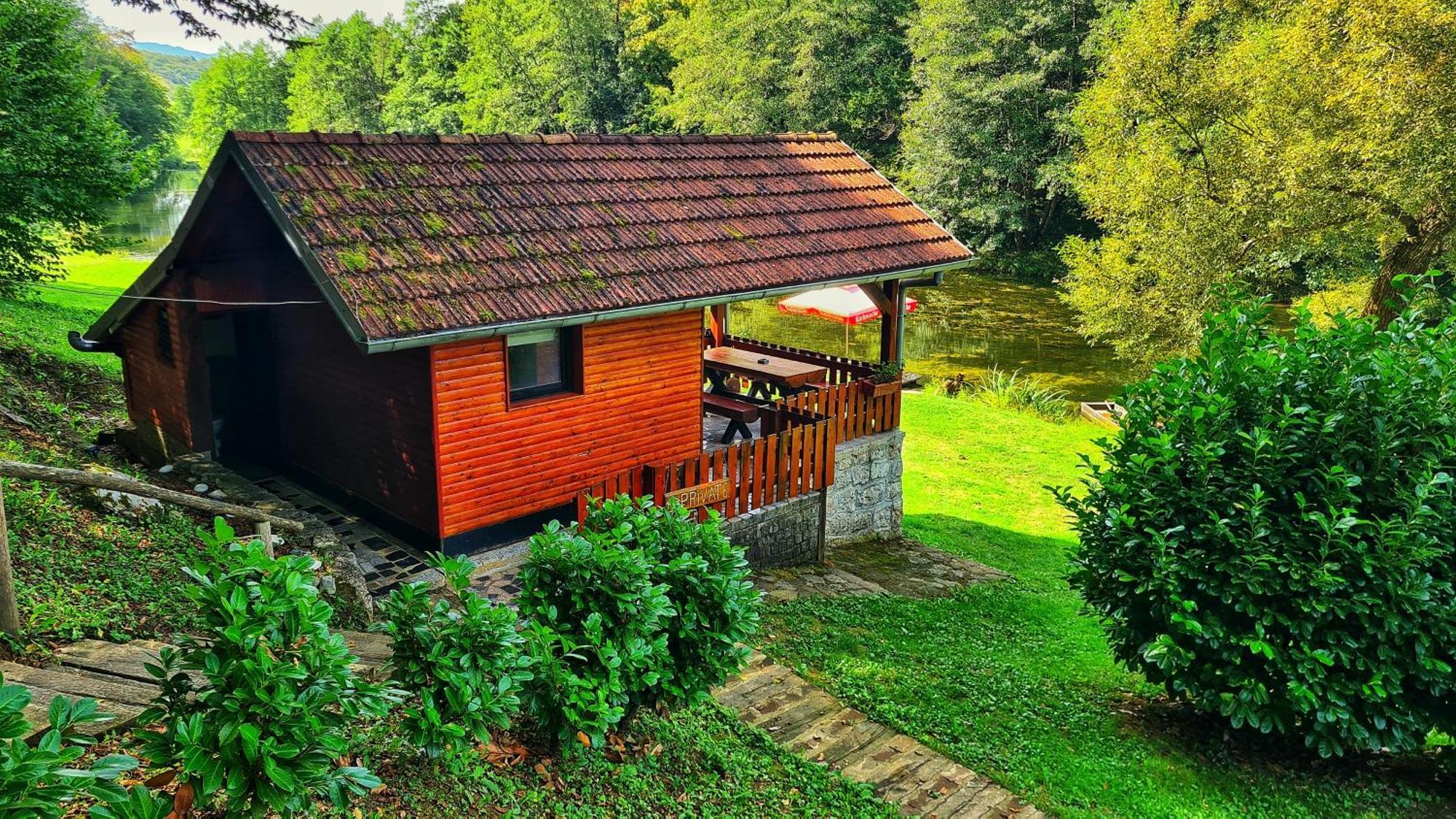 Holiday Home Radocaj Szluin Kültér fotó