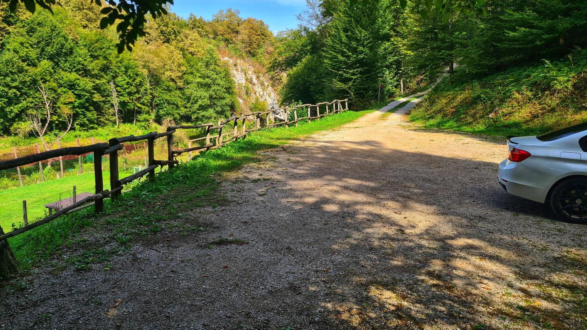 Holiday Home Radocaj Szluin Kültér fotó