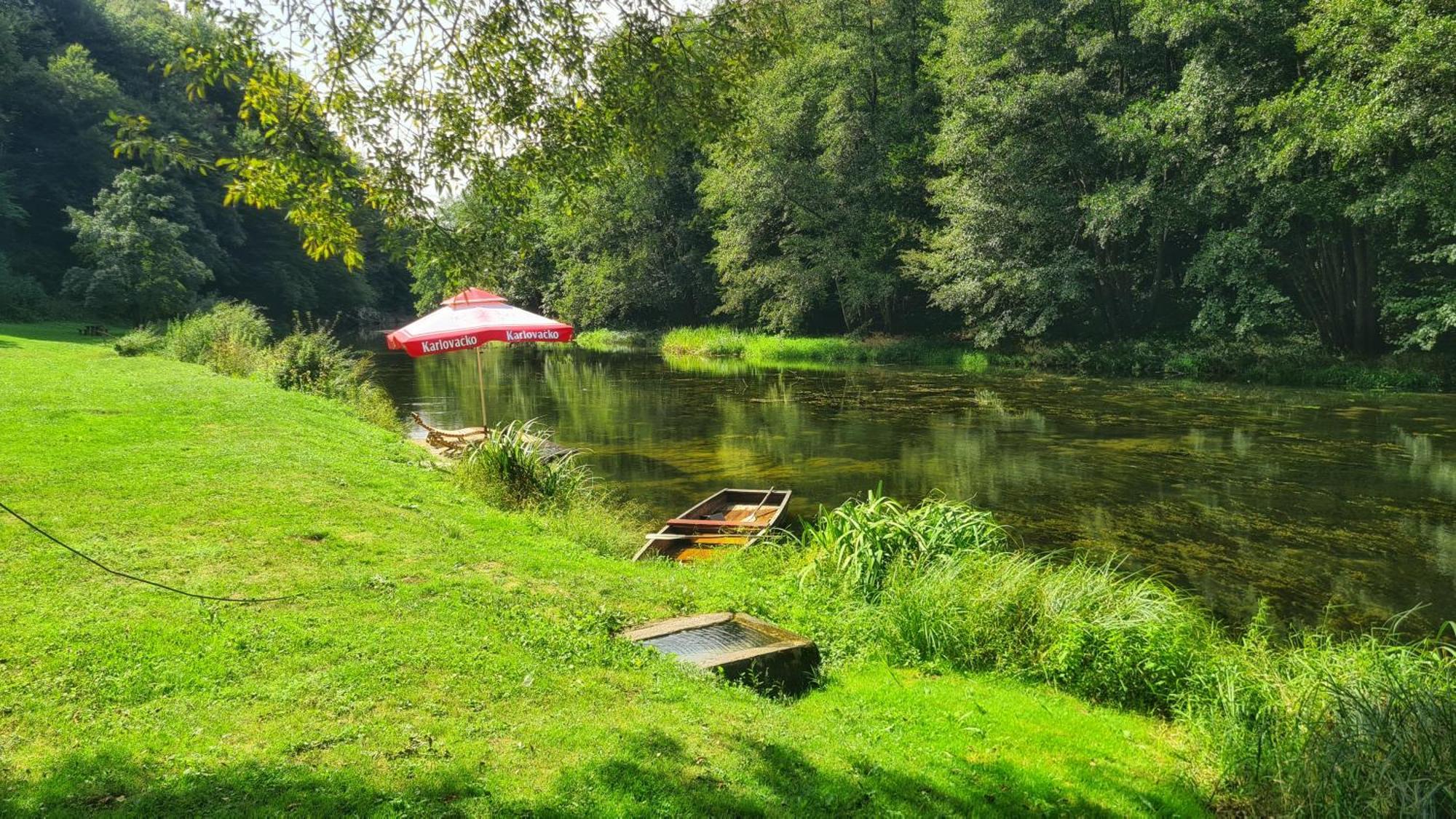 Holiday Home Radocaj Szluin Kültér fotó
