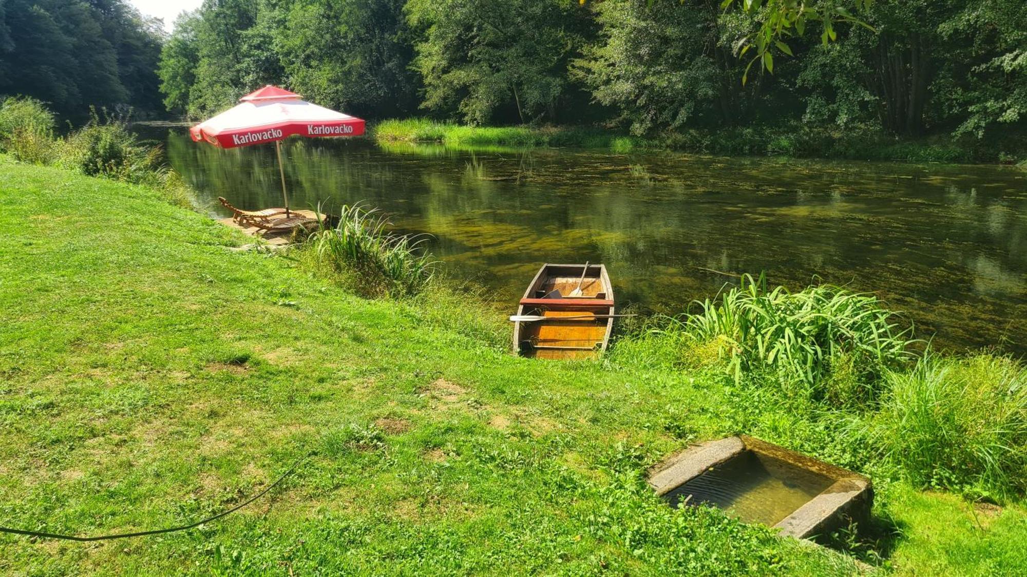 Holiday Home Radocaj Szluin Kültér fotó