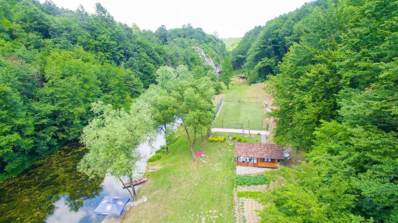 Holiday Home Radocaj Szluin Kültér fotó