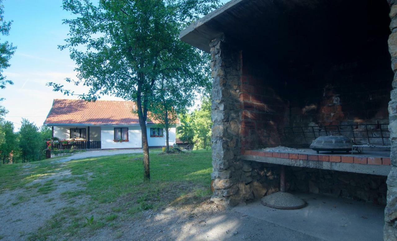 Holiday Home Radocaj Szluin Kültér fotó