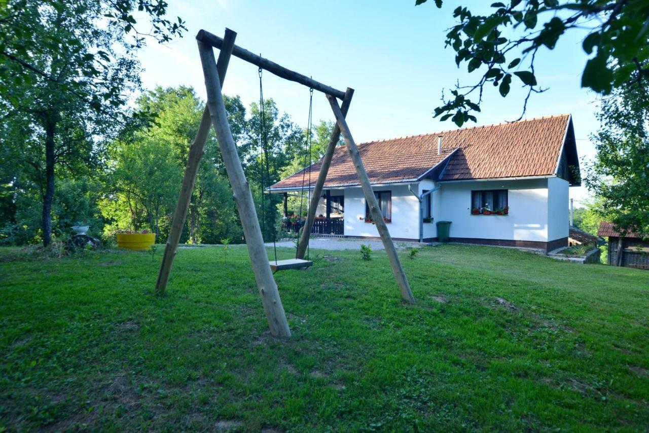 Holiday Home Radocaj Szluin Kültér fotó